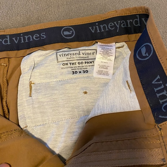 Vineyard Vines Men’s Performance Pants - Tan (30x30) - Picture 2 of 5